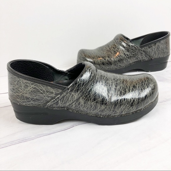 black and silver dansko clogs